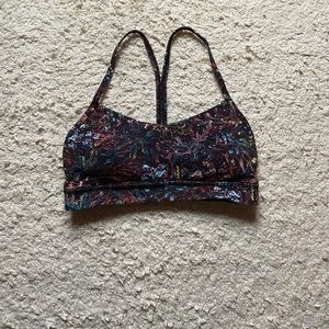 Lululemon Flow Y Sports Bra - Size 6 - Pretty Floral Print